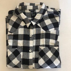 Forever 21 black and white flannel
